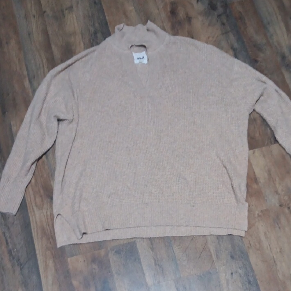 Aerie Cream Crew Neck Sweater